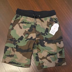 Boys Shorts. Size 8. Stretch Comfort Waist. Cargo Pockets.